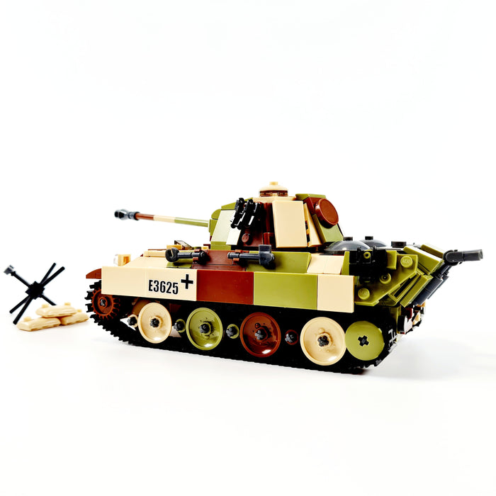 WW2 German Panther panzer win woodland camo