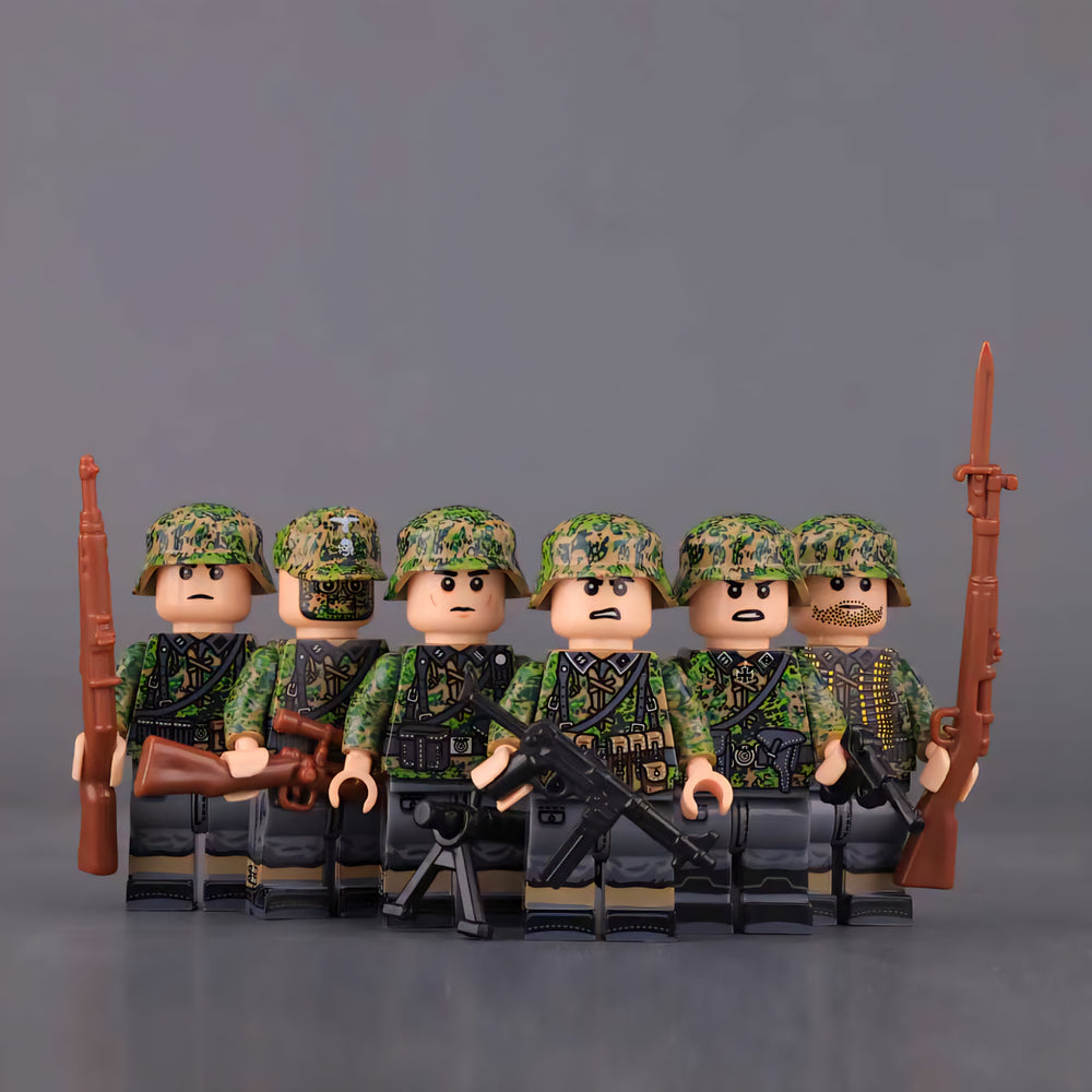 WW2 German Paramilitary Infantry Squad in "Eichenlaubmuster" Camo