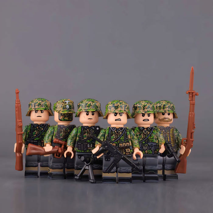 WW2 German Paramilitary Infantry Squad in "Eichenlaubmuster" Camo